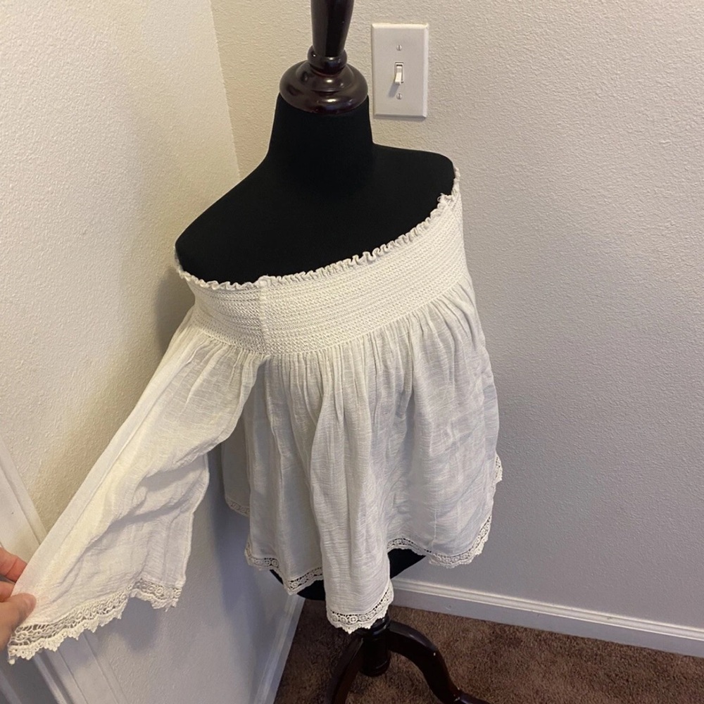 2 FOR $20 Zara Trafaluc Collection Off The Shoulder Cream Blouse Smocked Crop M - Picture 4 of 9